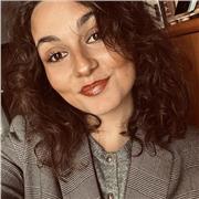 Sono una ragazza che studia in inglese all’università di firenze, ho un ottimo livello con una pronuncia da madrelingua.